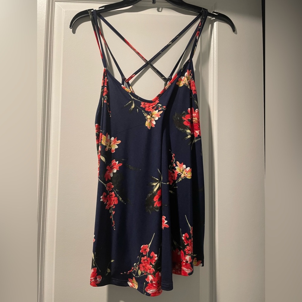 Medium Women’s Navy floral spaghetti strap tank top New With Tags